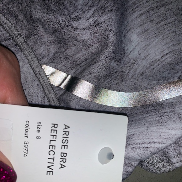 Lululemon Reflective Bra (LAB) - Picture 3 of 5